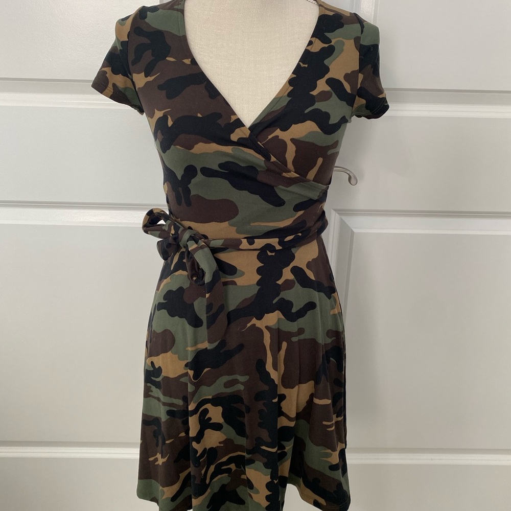 Rebel Sugar V-neck Front-tie Camo Dress Size XS
